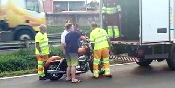 Motociclista fica gravemente ferido após acidente na Rodovia Anhanguera