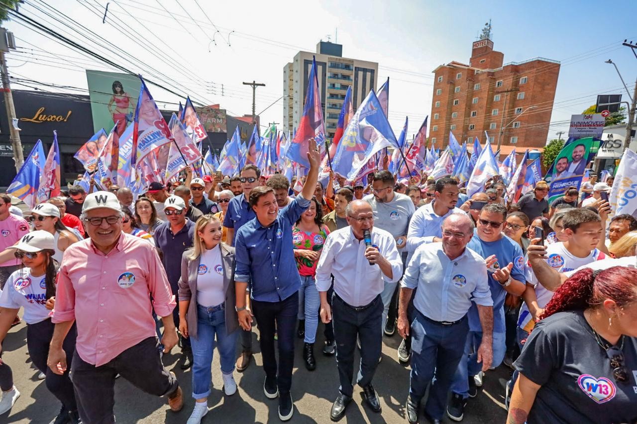 Willian realiza caminhada com Padilha e Alckmin no Centro de Sumaré