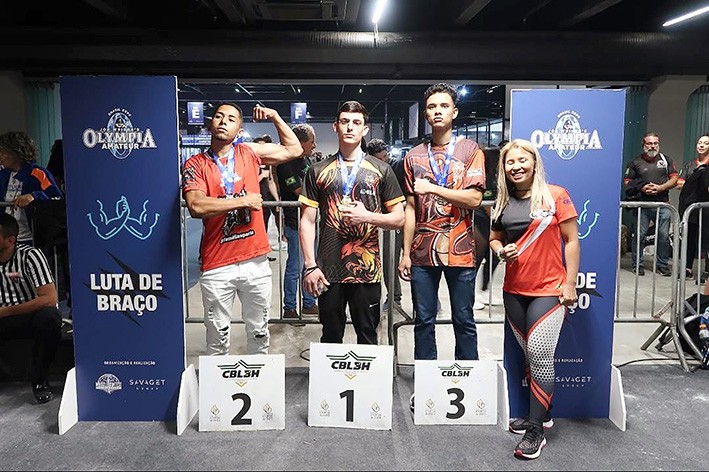 Luta de Braço de Nova Odessa conquista oito medalhas, e cinco se classificam para Panamericano