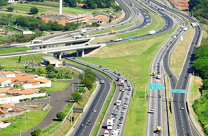 Rodovias Anhanguera e Bandeirantes registram 69 acidentes, 52 feridos e duas mortes no feriado prolongado