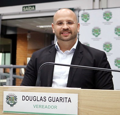 Douglas Guarita propõe distribuição de exemplar da Constituição Federal em escolas de Paulínia