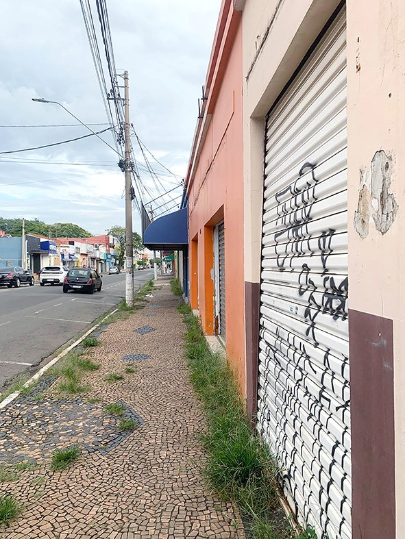 Com várias lojas fechadas, Rua José Maria Miranda sai da ‘rota de consumo’